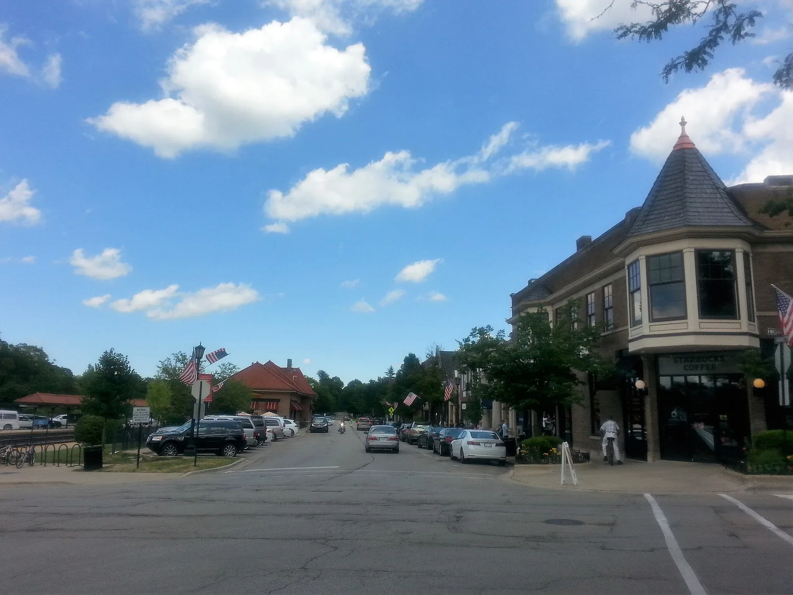 Downtown Hinsdale IL with its historic storefronts