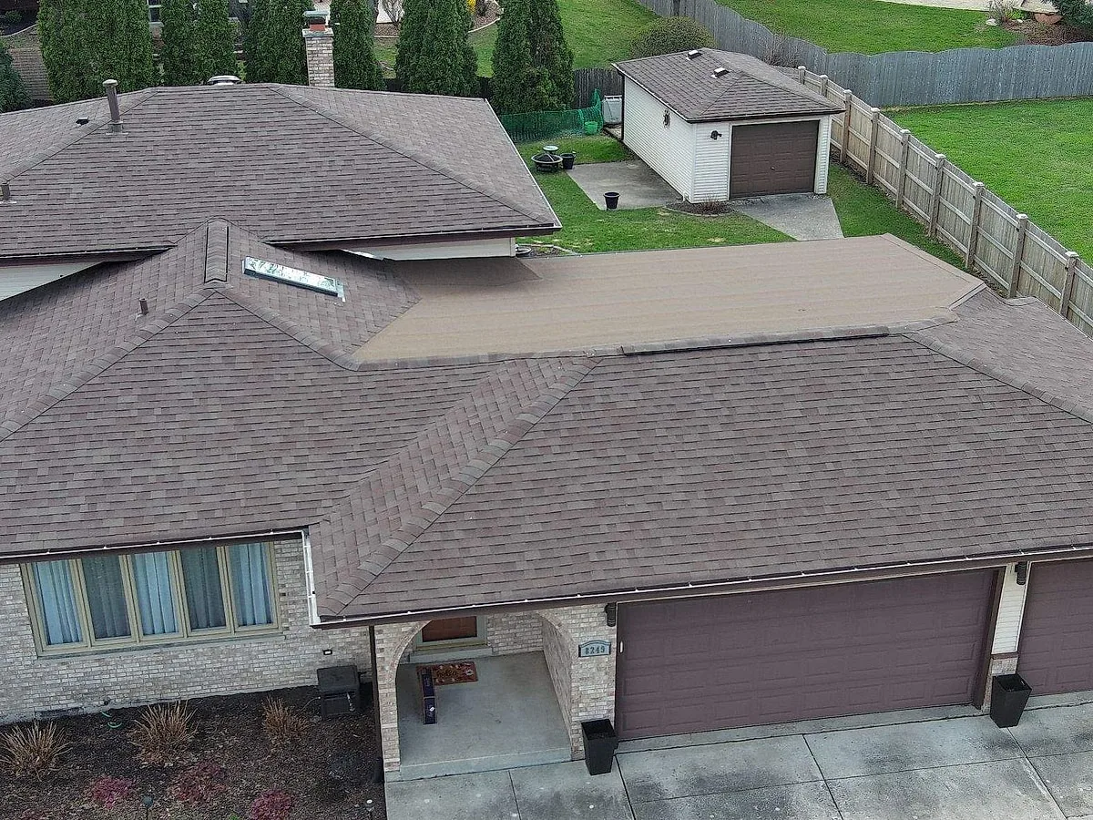 New architectural shingle roof on the Thompson's Tinley Park home
