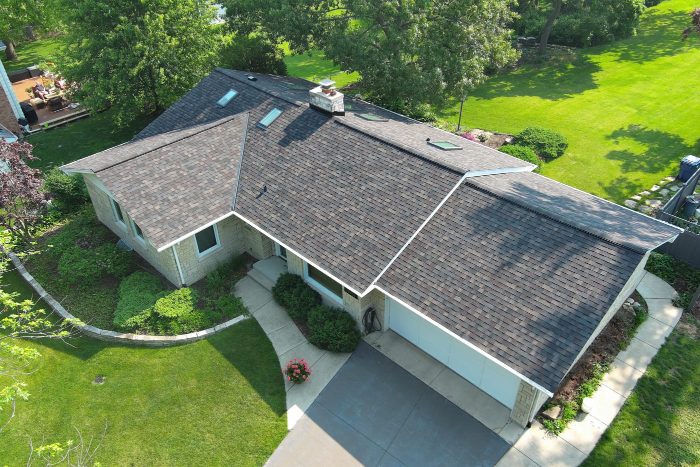 Chicago suburban home with full roof replacement