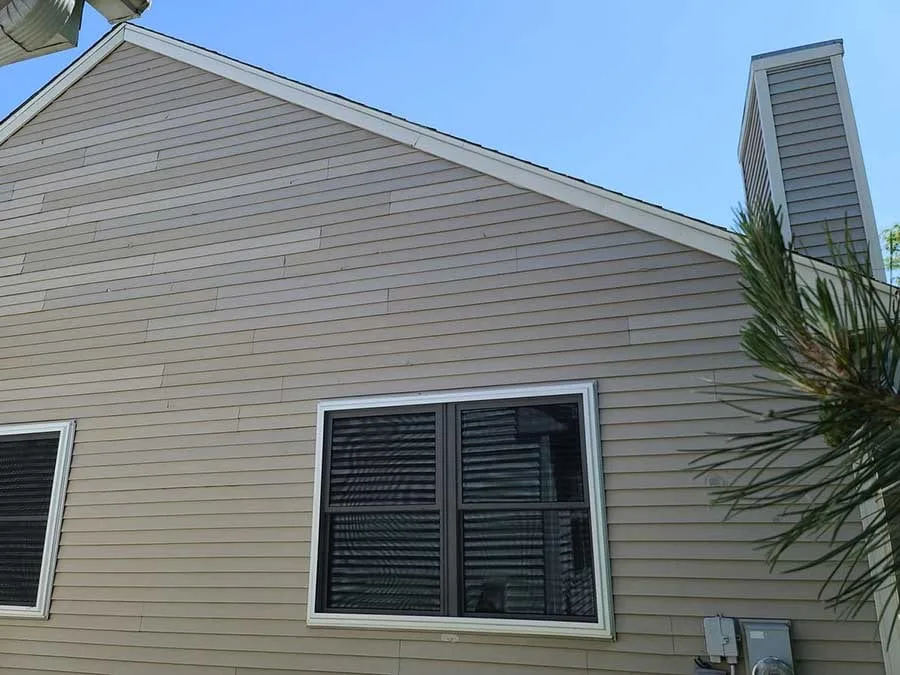 Residential vinyl siding installation in the Chicago suburbs